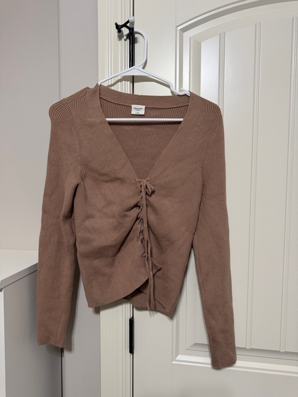 Abercrombie & Fitch Ribbed Tie-Front V-Neck Sweater - Brown